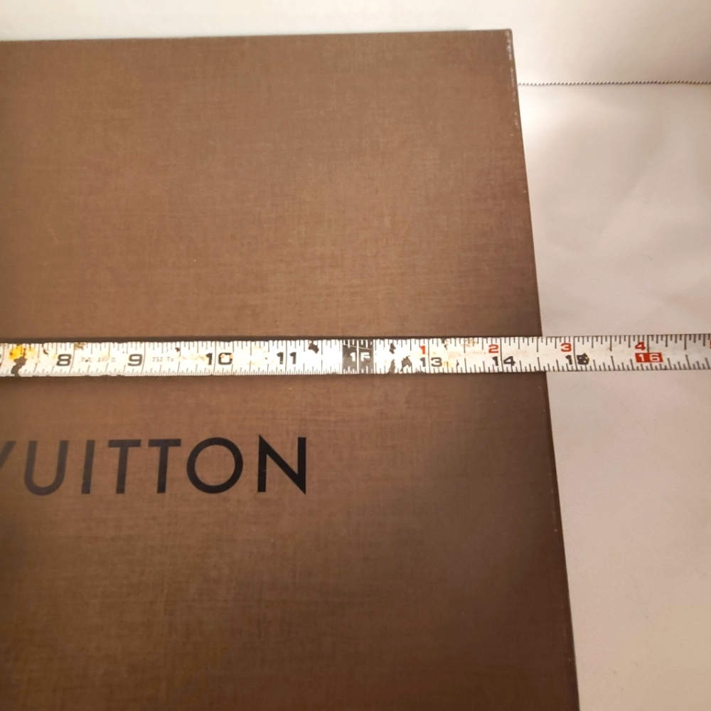 Louis Vuitton Large Gift Box - Picture 5 of 8